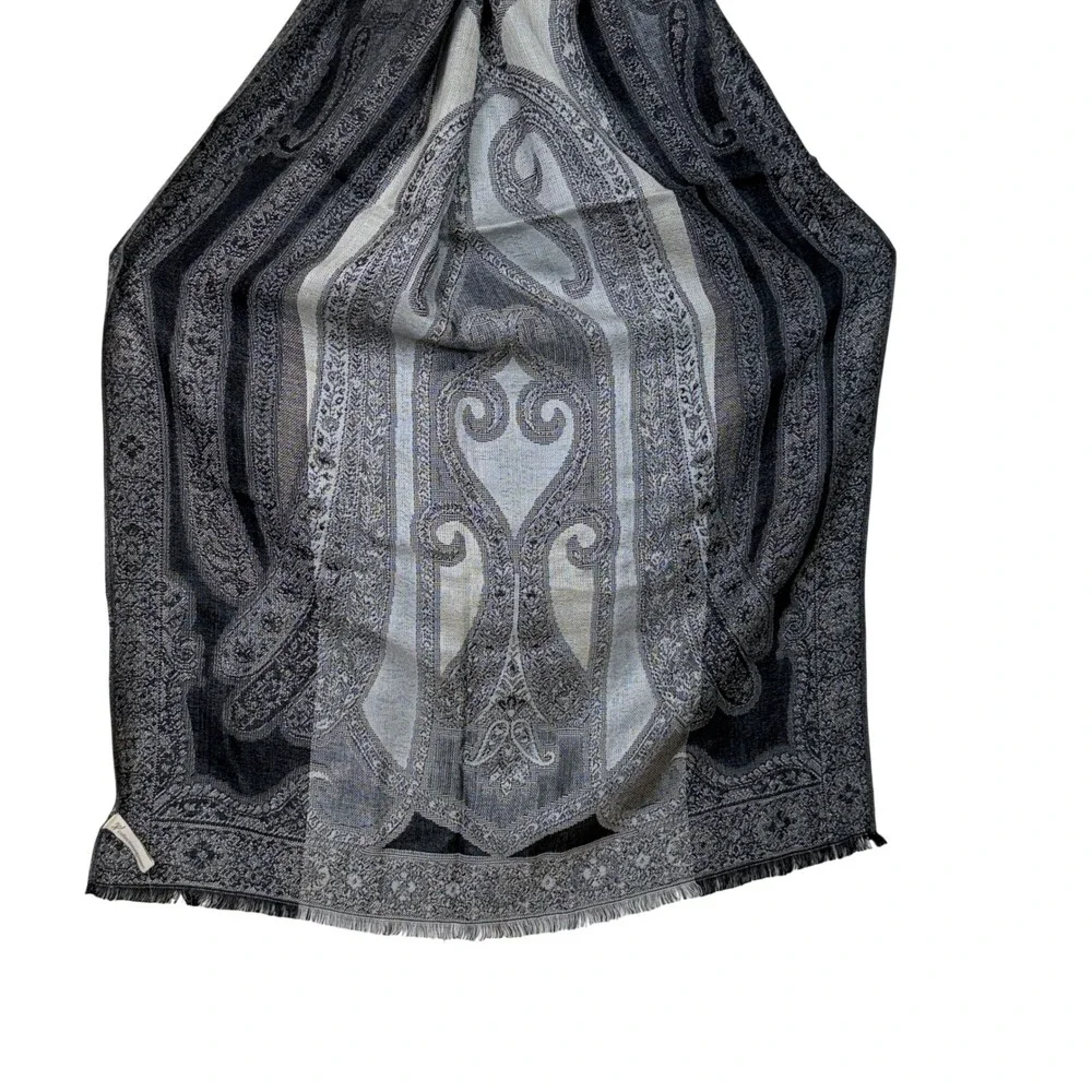 Collection Sixteen‎ Gray Paisley Scarf Wrap Shawl Fringed Lightweight Women